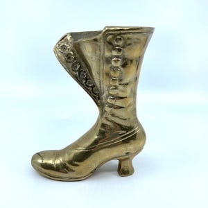 Vintage Brass Victorian Lady Boot Figurine, Woman&#39;s Victorian Shoe Sculpture, Retro Brass Paperweight Figure, MCM Elegant Brass Home Decor