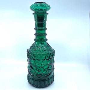 Vintage Emerald Green Jim Beam Glass Whiskey Decanter, 1970 Collectible Barware,MCM Forest Green Liquor Bottle,Retro Bar Cart Cocktail Decor