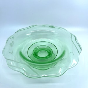 Vtg 1930 Green Depression Uranium Vaseline Glass Console Fruit Centerpiece Pedestal Dish Bowl,UV Reactive,Art Deco Collectible MCM Glassware