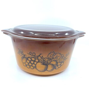 Vtg Pyrex 473 Old Orchard Yellow Brown Fruit Pattern 1 Qt Lidded Casserole Dish,MCM 1974-78 Oven Safe Collectible Retro Kitchenware Cookware