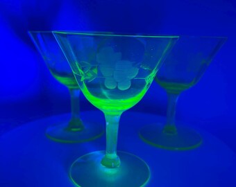 Vintage Green Depression Glassware Uranium Vaseline Glow Glass
