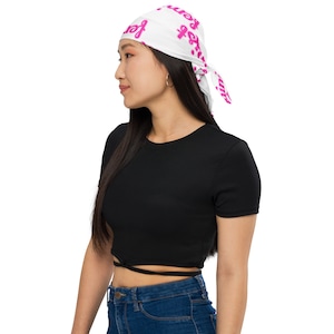 Feministisches Hundehalstuch mit All-over Print