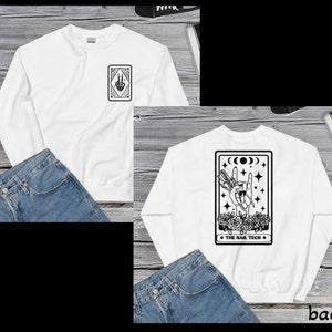 De nageltechnicus Tarotkaart, skelet, manicure, sweatshirt met print op de voorkant en achterkant