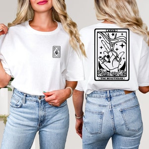 De schoonheidsspecialiste Tarotkaart, skelet, haarstylist, T-shirt met print op de voorkant en achterkant