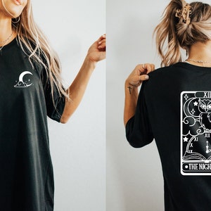 Nachtuil Tarotkaart, witte print vooraan achteraan, uilenliefhebber, late night t-shirt