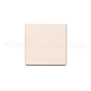 Può includere: Un pezzo quadrato di legno grezzo, perfetto per progetti di artigianato.