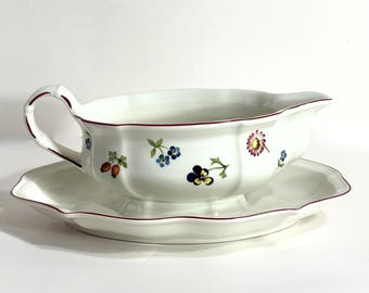 Villeroy & Boch Petite Fleur Gravy Boat with Attached Underplate Floral Serving Piece Germany