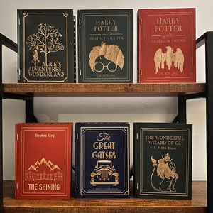 Votre livre préféré - Gravure personnalisée sur une boîte en bois ! Idéal pour un porte-cartes d'événement, un cadeau de mariage, une fête prénatale, un anniversaire ou une boîte souvenir !