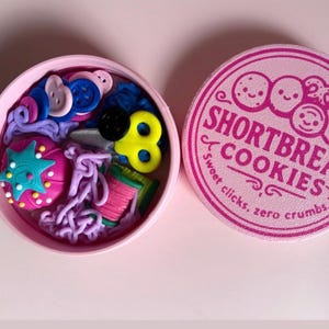 Shortbread Cookie Sewing Tin (4 Clicky)