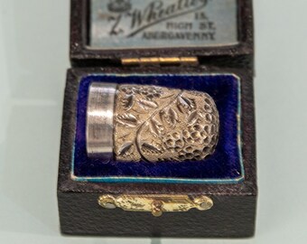 Antico ditale edoardiano in argento massiccio con mora in custodia Henry Fowler 1901