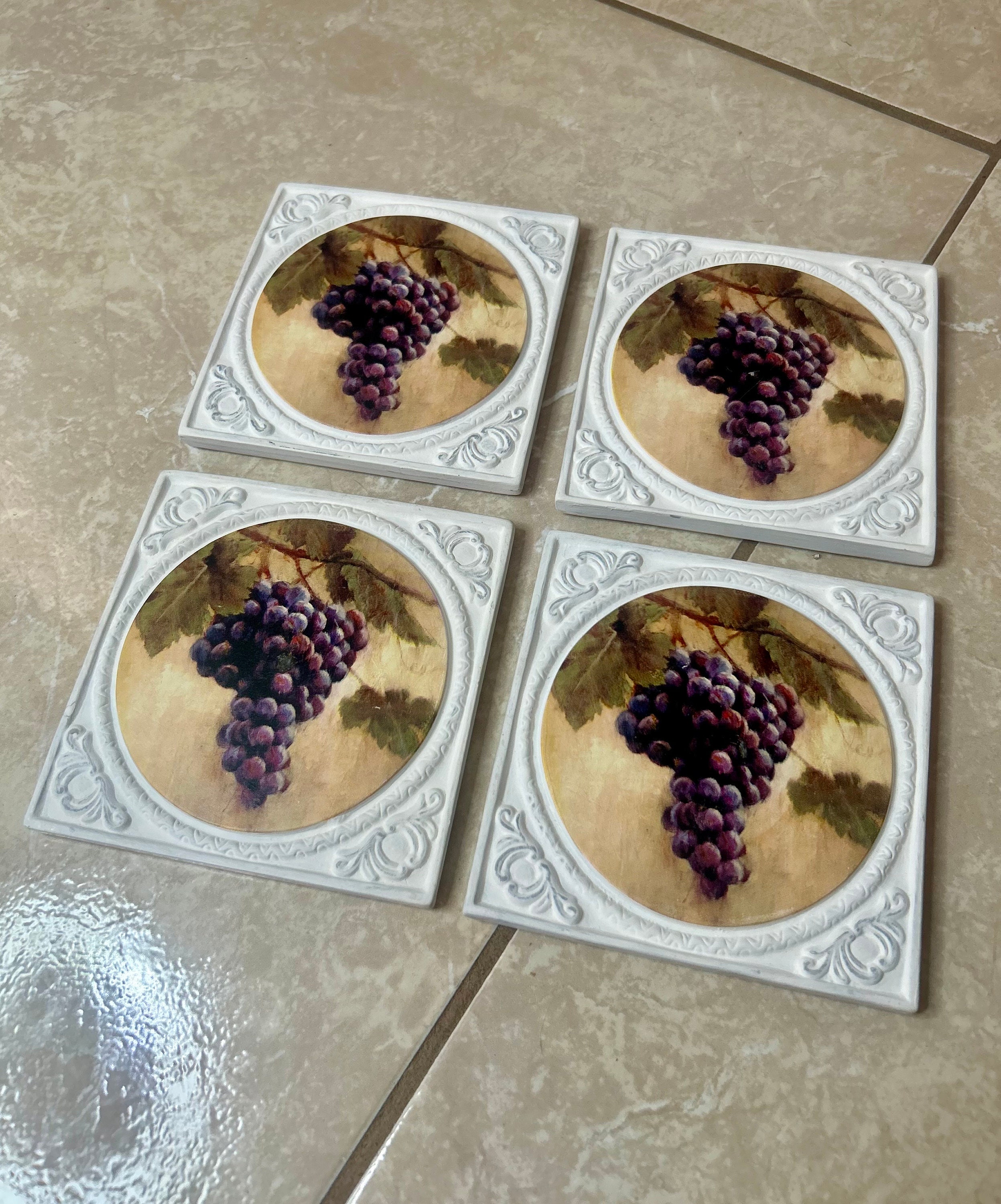 Bunch of Grapes Coasters x 4 (*One Damaged*)