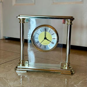 Vintage PS Quartz Crystal Table/Mantle Clock
