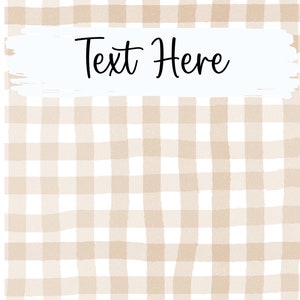 Pode incluir: Um fundo branco com um padrão xadrez marrom e branco. O texto "Text Here" está escrito em preto sobre um retângulo branco com um efeito de pincelada.