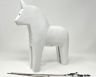 ヴィンテージ 17cm 赤いダーラナホース：スウェーデンの伝統的な民芸品