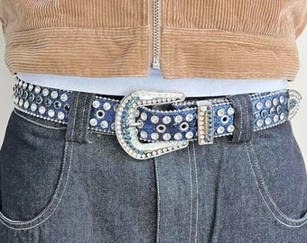 cintura punk blu grunge con cristalli di strass