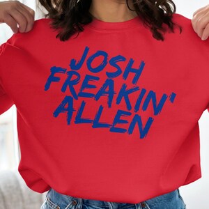 Camiseta de Josh Freakin Allen, camiseta gráfica de fútbol americano de Buffalo, ropa divertida para el día del partido, camiseta unisex vintage, sudadera con capucha, regalo para los fanáticos de Buffalo imagen 4