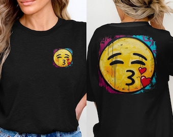 Camiseta gráfica con caras de emojis besándose, regalo para amantes de los emojis
