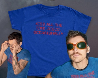 Beije o tempo todo. Camiseta infantil Disco Occasionally, top, produto do álbum do Harry Styles, nova turnê, show.