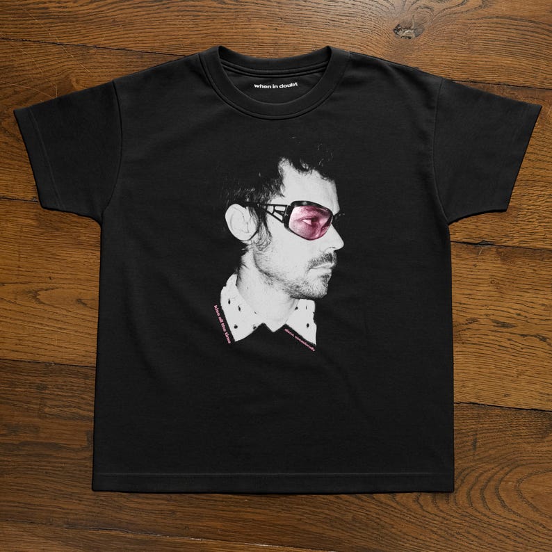 Camiseta infantil com estampa do Harry Styles, camiseta com estampa da nova turnê e novo álbum "Kiss All The Time", top cropped de show dos anos 2000 imagem 2