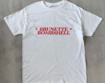 ブルネット・ボムシェル クラシック ユニセックス ヘビーコットン Tシャツ、象徴的なスローガン、90年代風ヴィンテージTシャツ