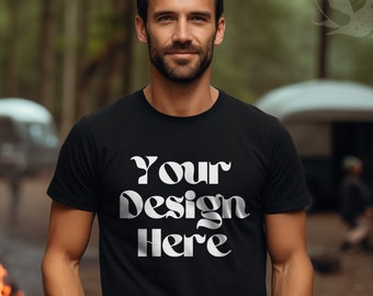 Op de afbeelding: Een zwart T-shirt met de tekst "Your Design Here" in een wit, retro lettertype.