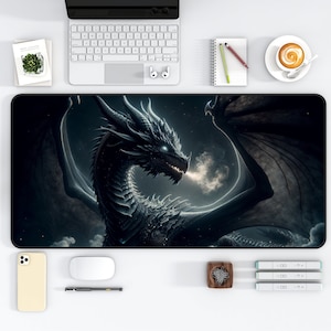 Vierte Flügel Schreibtischmatte Fantasy Mauspad Drachen Schreibtischmatte für Gamer, Bookish Merch Mauspad Fan Art Coole Schreibtischdekoration für Ihn Booktok Ästhetik