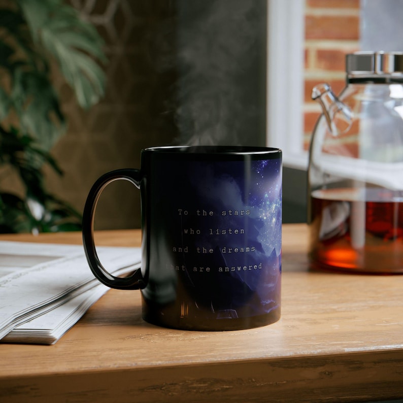 Velaris Keramik Becher. Acotar inspirierte Kaffeetasse, individuell gestaltete Büchertasse, Night Court, Book Nook Kit Bild 4