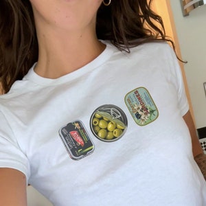 T-shirt bébé étain poisson Y2K, chemise sardines, esthétique pêcheur, t-shirt bébé des années 90, haut court collage fruits de mer, haut petite-fille côtière