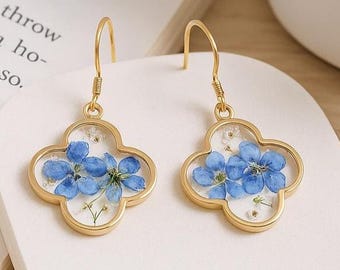 Pendientes de Nomeolvides y Aliento de Bebé: Joyas de resina de flores prensadas auténticas, pendientes colgantes de acero inoxidable, un regalo romántico para mujer.