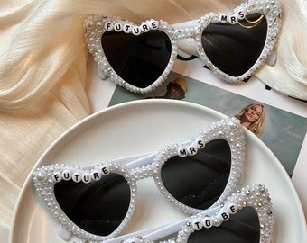 Customized Bride Heart Rhinestone Sunglasses, Pearl Sunglasses Bride, Rhinestone Wedding bach trip, Bridal Shower, Bride To Be Sunglasses