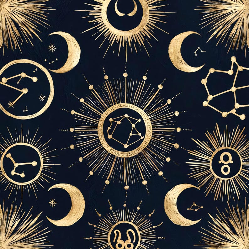 以下が含まれることがあります： 黒い背景に金色の天体模様。星座、月、太陽が光線を放っているデザインです。