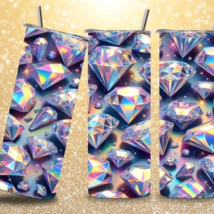 Pode incluir: Um copo de a&ccedil;o inoxid&aacute;vel com um padr&atilde;o de diamante iridescente colorido. O copo tem uma tampa e um canudo.