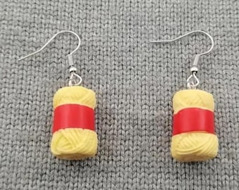 Brincos de fio pendentes