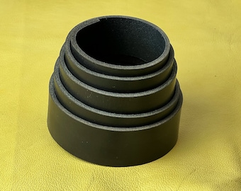 Cinturón de cuero de búfalo negro grueso en blanco, 3,5-4,0 mm, 9-10 oz, correa de cuero, acabado desgastado con ligero tirón hacia arriba.