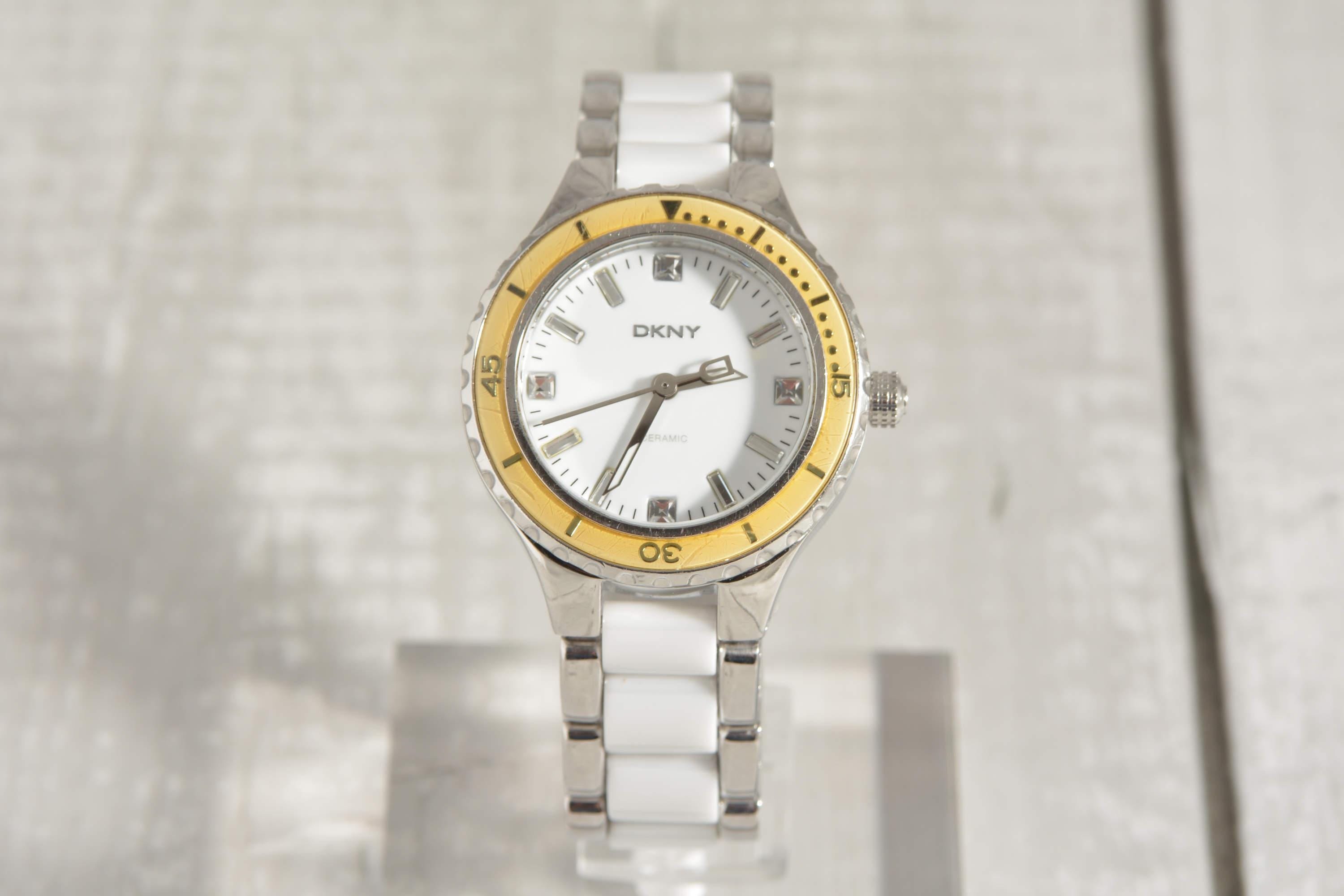 DKNY 40 mm レディースウォッチ、セラミック & ステンレススチール 