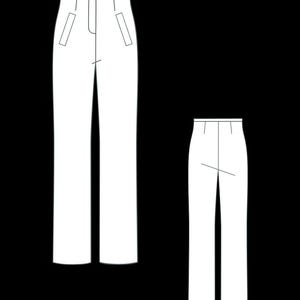 Op de afbeelding: Een technische lijntekening van een broek met hoge taille, getoond in voor- en achteraanzicht. Het vooraanzicht toont een tailleband met knoopsluiting, een gulp in het midden en twee schuine steekzakken. Het achteraanzicht toont een effen tailleband.