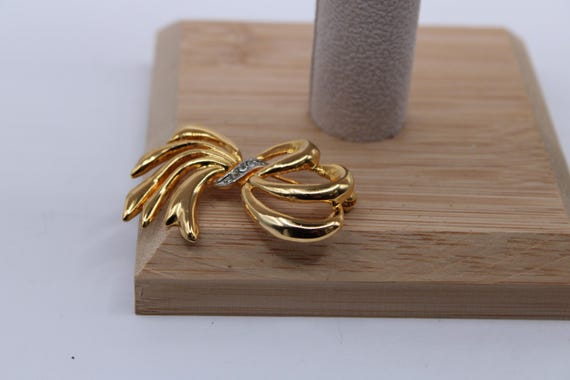Vintage Gold Tone Bow Shape Rhinestones Solid Brooch