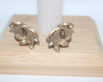 Vintage Gold Tone Monet Swirl Clip On Earrings