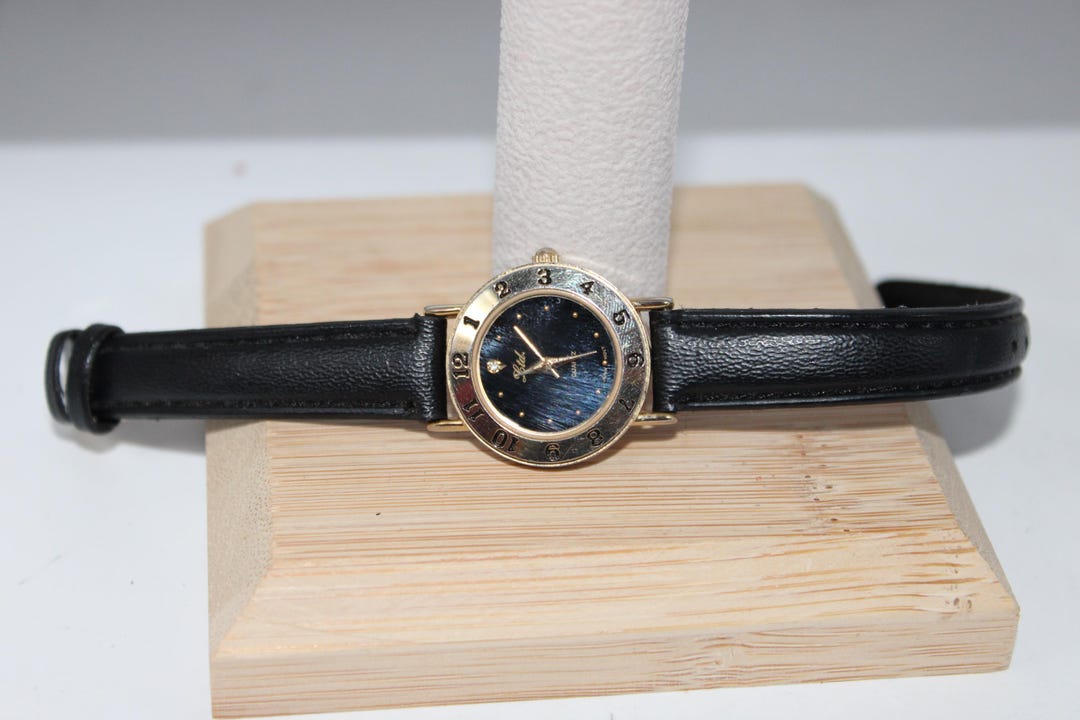 Gold and Black Ltd. Quartz Watch Women main image 3