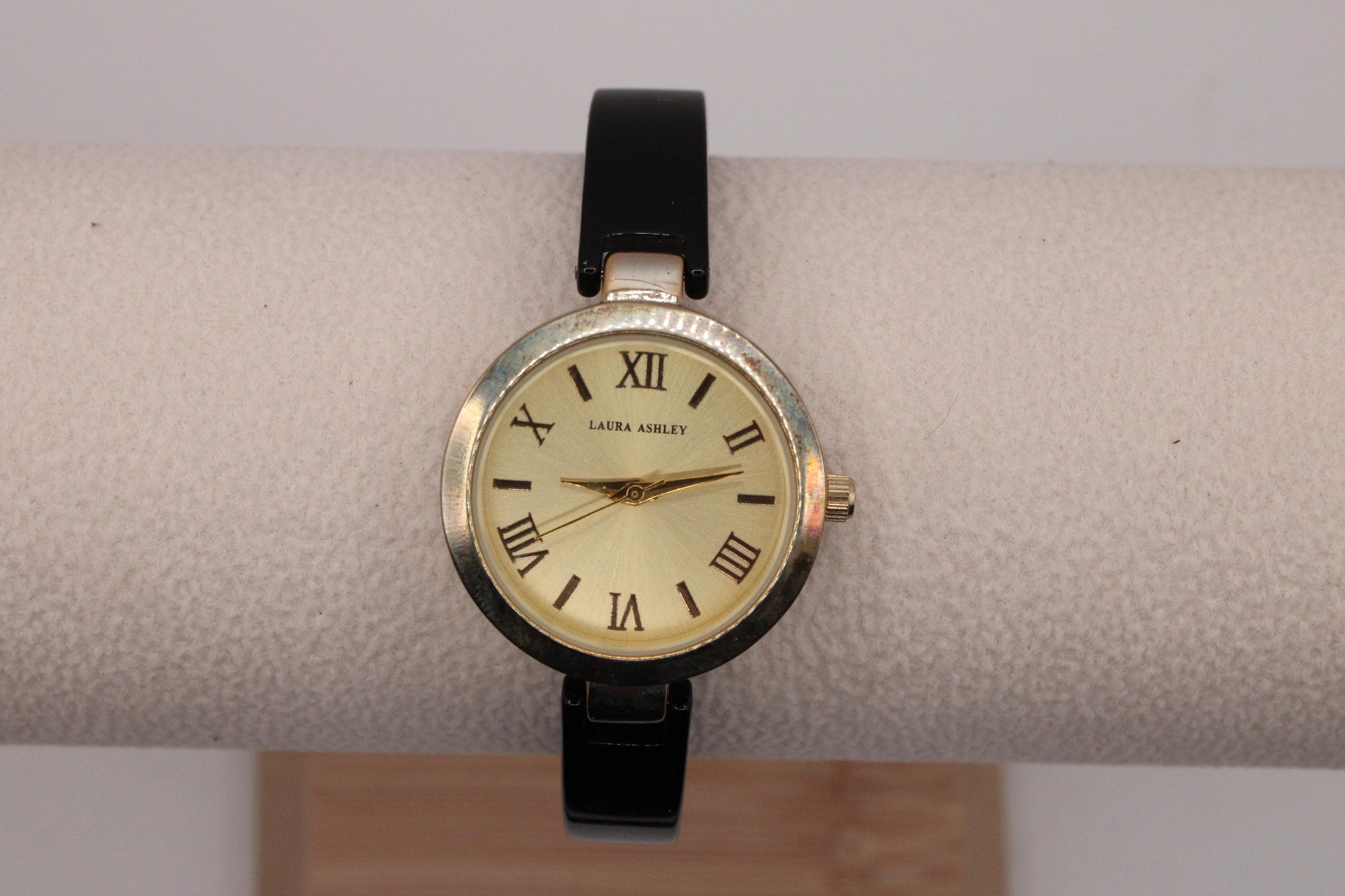 【稼働/良品】LAURA ASHLEY クオーツ ゴールド レディース 稼働/良品】LAURA ASHLEY クオーツ ゴールド レディース