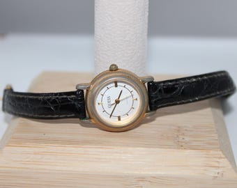 Vintage Rugged Gold Bezel Unisex GUESS Watch New Battery Black Band