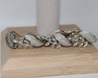 Vintage Coro Leaf Bracelet with Clasp