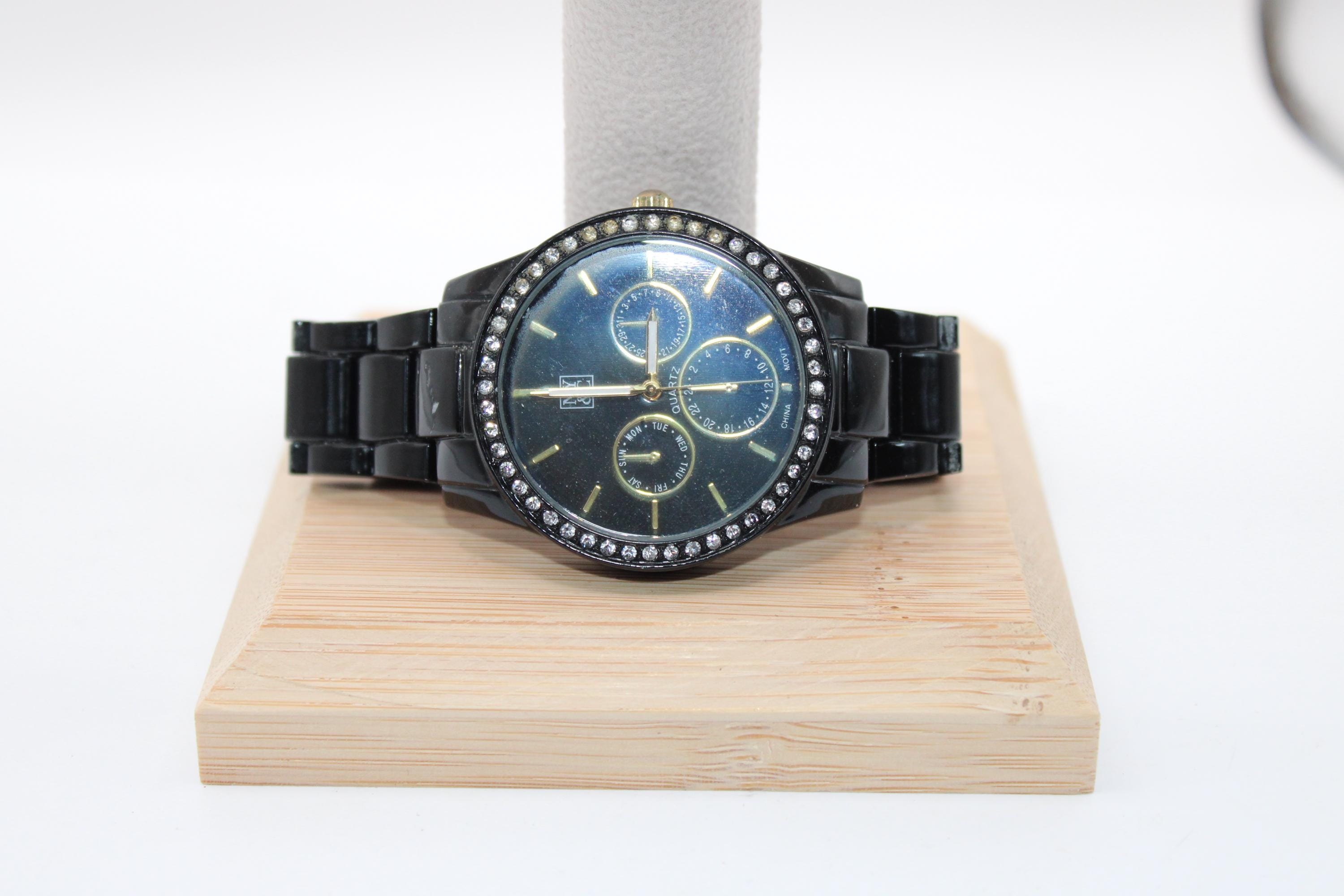 NY & Co. Chrono wristwatch NY&C Quartz Watch | eBay main image 4