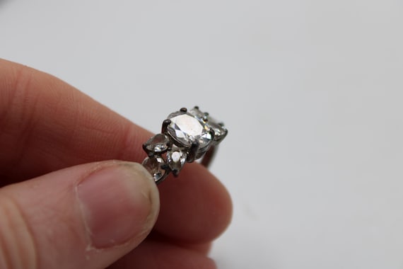 Vintage Silver Tone Ring Rectangular Gem Surround… - image 3