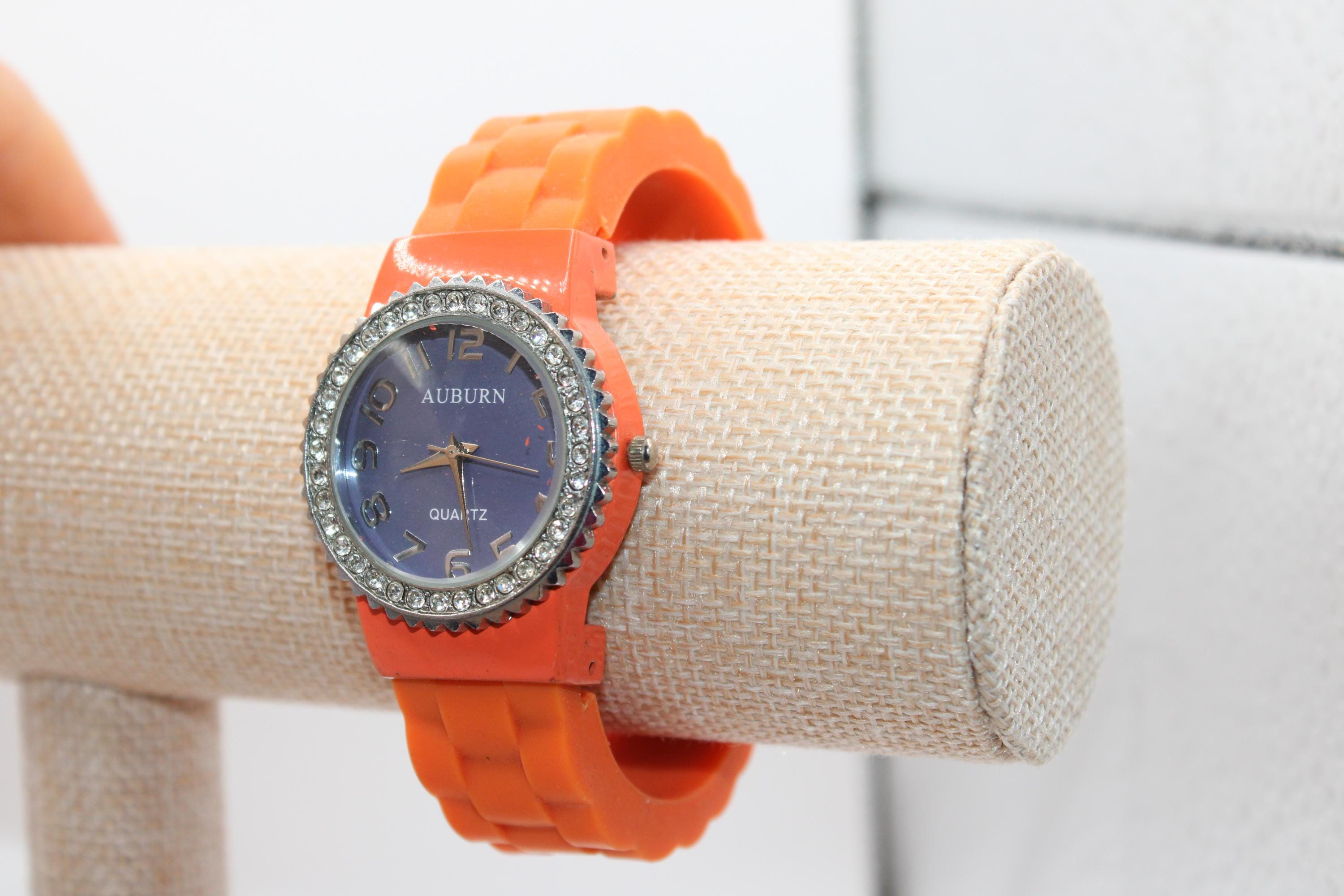 Montre Ancienne Roxy Quartz Pour Femme - Occasion - Modèle Vintage