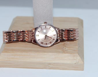 Simple Rose Gold Small Round Face Ladies Fashion Watch Metal Chain Band