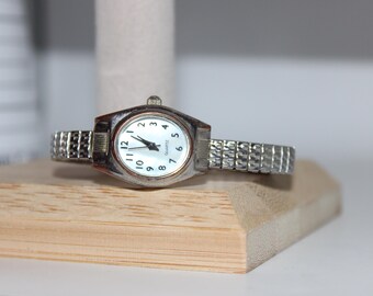 Vintage Ingersoll Dainty Classic Stretch Watch Vintage Ingersoll Dainty Classic Stretch Watch | eBay main image 4
