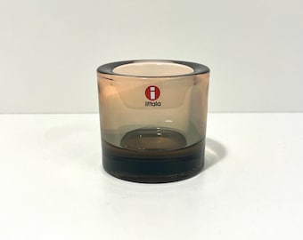イッタラ: サーモンピンクの KIVI 奉納品 1 つ、マリメッコ