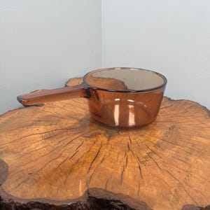 Vintage Vision V-1-B Amberkleurige Glazen Steelpan – Gemaakt in Frankrijk – Corning Vision Glazen Pot – Retro Kookgerei uit 1983-1992
