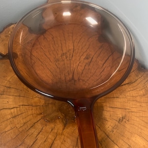 Vintage Vision Amber Glass Frying Pan – 10” Skillet – Made in France – Corning Vision Cookware – Retro Kitchen Collectible